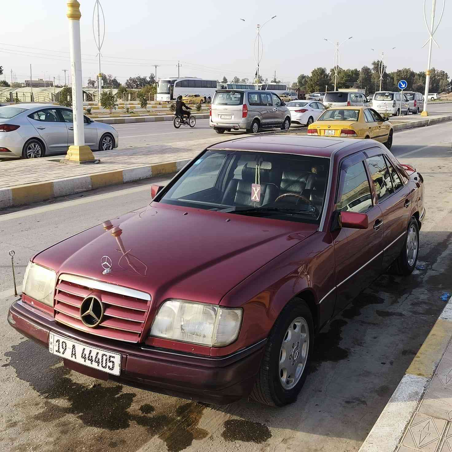 سياره مالسدس مديل 91 سياره جاهزه مكينه وكير وحداديه  بسمي  مكلف بنشر *********** سعر 75 وبيه مجال بصيط
