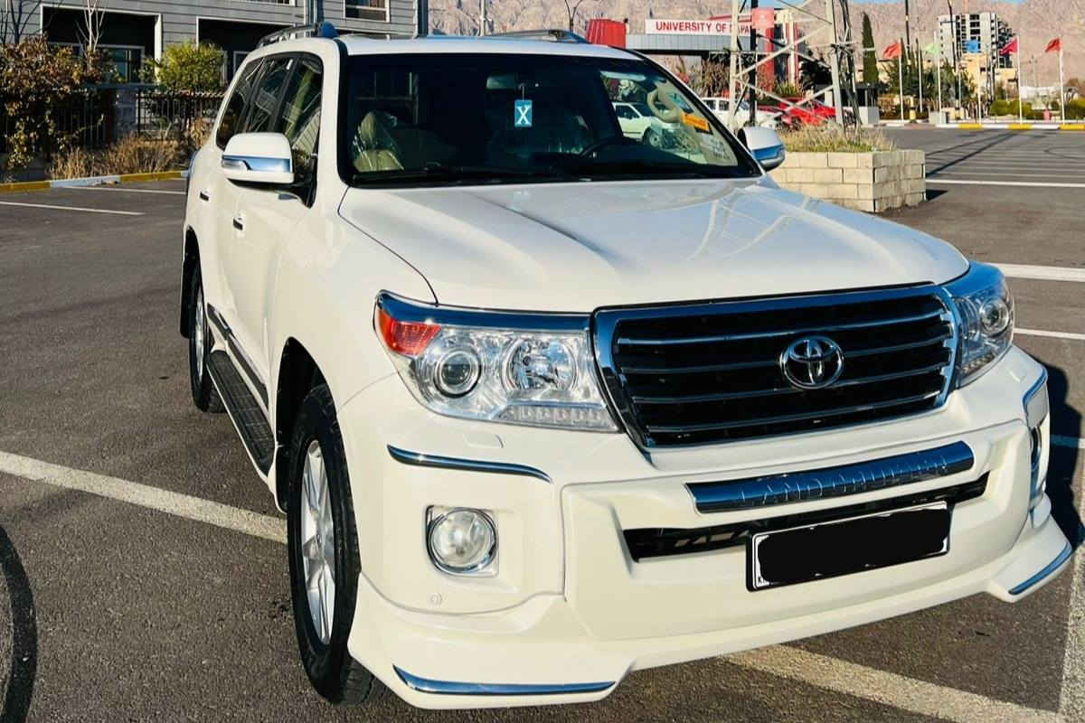 تۆیۆتا لاندکروز 2013 مواسەفات GXR
مەکینەی V6
123 هەزار ڕۆشتووە 
دەعامی پێشی بۆیاخە 
سەنەوی تازەیە 
دوو PDR هەیە 
ماباقی هەموو گیانی بەشەرت 

سعر: لە کۆمێنت داوای بکە ڕاستەوخۆ بۆت دێت 🤖 

گێر و مەکیەنەی بەشەرت  
هیچ کێشەیەکی تێدانیە 

ژمارەی خاوەنەکەی 
***********
