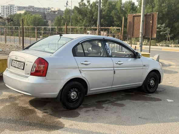 السلام عليكم للبيع اكسنت موديل 2010 السياره محرك كير خير من الله تبريد صدر امامي خلفي دوشمه شاشه كيج حماوه وعداد السياره باسمي بيهه فقط جاملغ خلفي الايسر ولهلال بدون معجون صبغ بغداد البياع السعر 97 وبيهه مجال 
الاستفسار اكثر ***********
