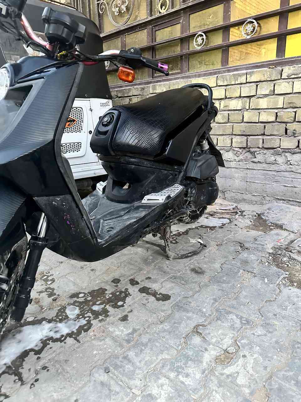 السلام عليكم 
‏
‏سكنس جبلي دراجه بلاديه كفر بلادي ختم واحد بس مغلف كاربون  مكينه ناعمه ما مفتوحه بيه كلجات wf 2016 اصليات شرط وعضمه ncy وبيه ستيرن رياضي دراجه شلعته بطناش شرط كفر وداخل ومكينه حته الجنطه مختمه ويه المكينه دراجه نص نكره كامله من كلشي
‏
‏مكاني مدينه الصدر دراجه معروضه ل700 وبيه مجال 
‏
‏ملاحضه: نقصه بس فج مال بريك


**إذا كنت صاحب هذا الإعلان وتريد حذفه لأي سبب، رجاءا أرسل رسالة إلى الدعم الفني**