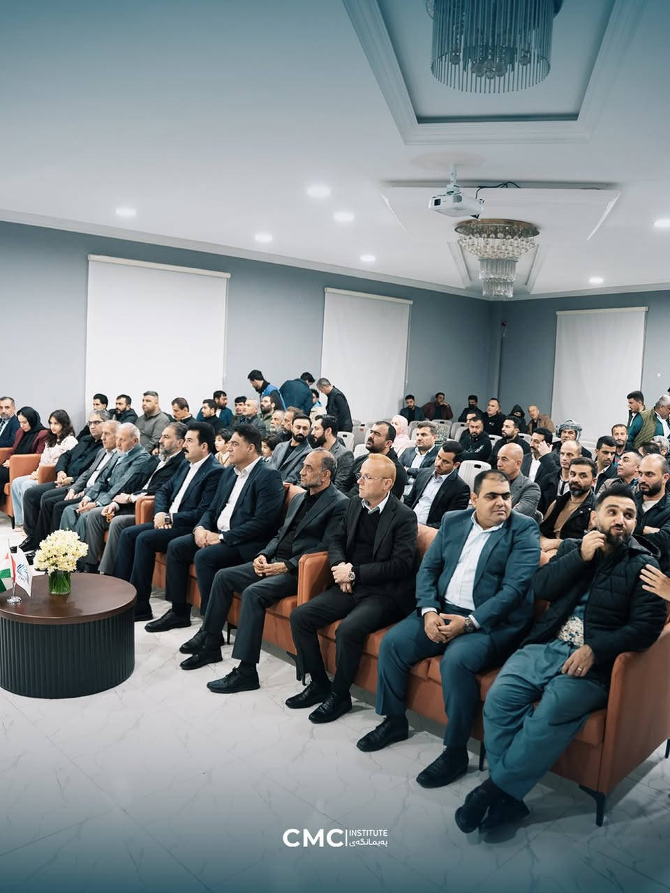 پەیمانگەی CMC تەنها ناوەندێک بۆ فێرکردنی قوتابی و گەشەپێدانی ئەکادیمی نییە، بەڵکو بنەمایەکی پتەوە بۆ هاوکاری و خزمەتکردنی کۆمەڵگا، بۆ ئەوەی ژیانی هاوبەشمان بەرەوپێش بچێت.

کە ئێوارەخوانێکی تایبەت بۆ ژینگەپارێزەکان ئامادەکرا و چەندین چالاکی ئەنجامدرا بە ئامادەبوونی چەندین کەسایەتی دیاری شاری هەولێر ڕەنگی تایبەتی وەرگرت، هەروەها چەند چالاکییەکی ئاینی ئەنجامدرا کە نیشانەی یەکگرتوویی و هاوسۆزی بوو.

لە کۆتاییدا، بە ڕێز و سپاسەوە، لەلایەن دەزگای خێرخوازی حاجی ئیدریس سەبەتە خۆراک دابەشکرا بۆ ژینگەپارێزەکان، و ئەم چالاکییە وێنەیەکی جوانی هاوکاری، یەکڕیزی و هەست بە بەرپرسیاریەتی کۆمەڵایەتی نیشاندا.
☎️ ژمارەی تەلەفۆن؛
***********
***********
📍ناونیشان: شەقامی ٤٠ مەتری، بەرامبەر پارکی سامی عبدولرەحمان.⁩⁩⁩
