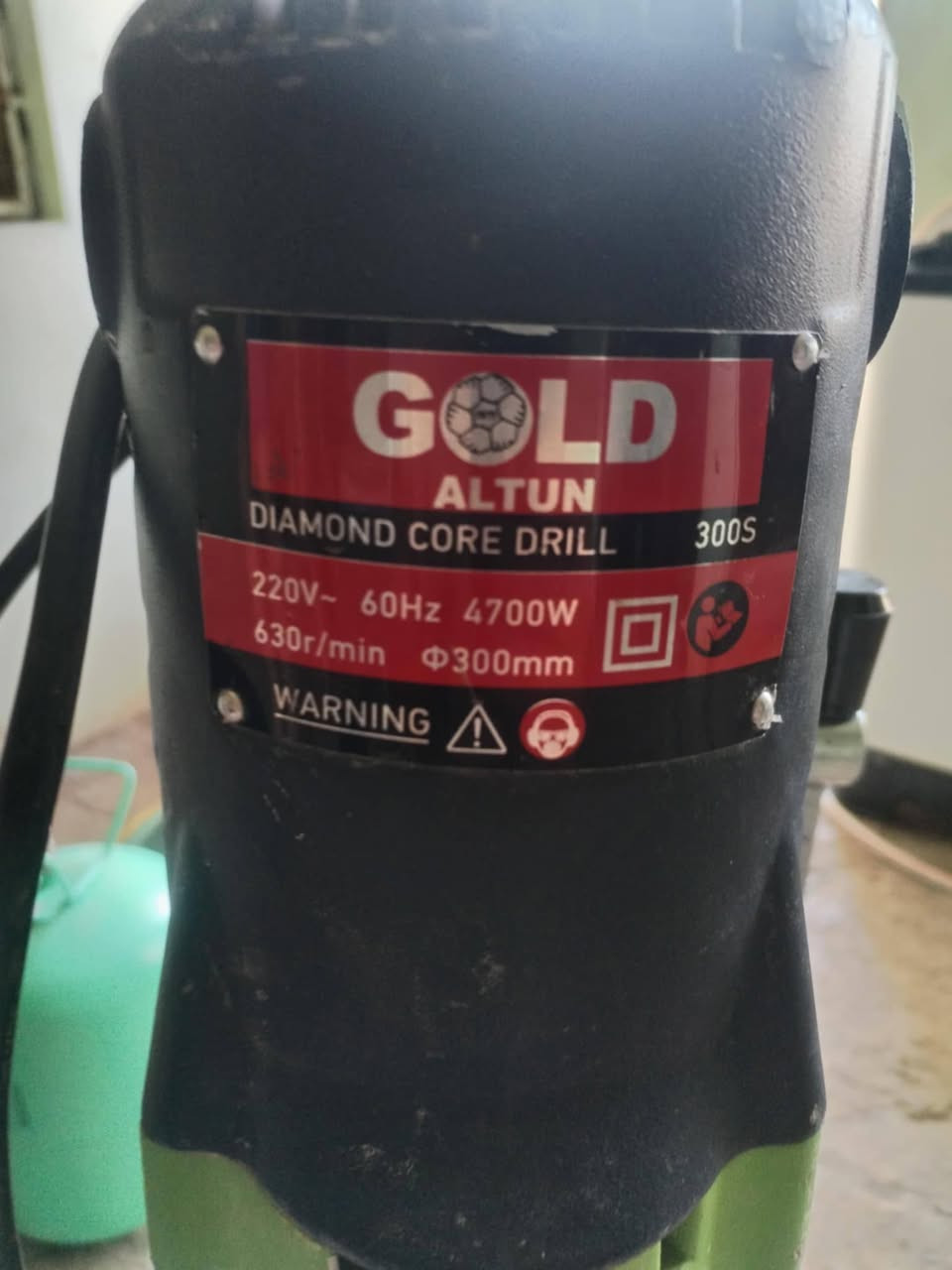 السلام عليكم كور للبيع مستخدم ٥مرات ونظيف حيل ١٥٠الف وبي مجال قليل /***********
