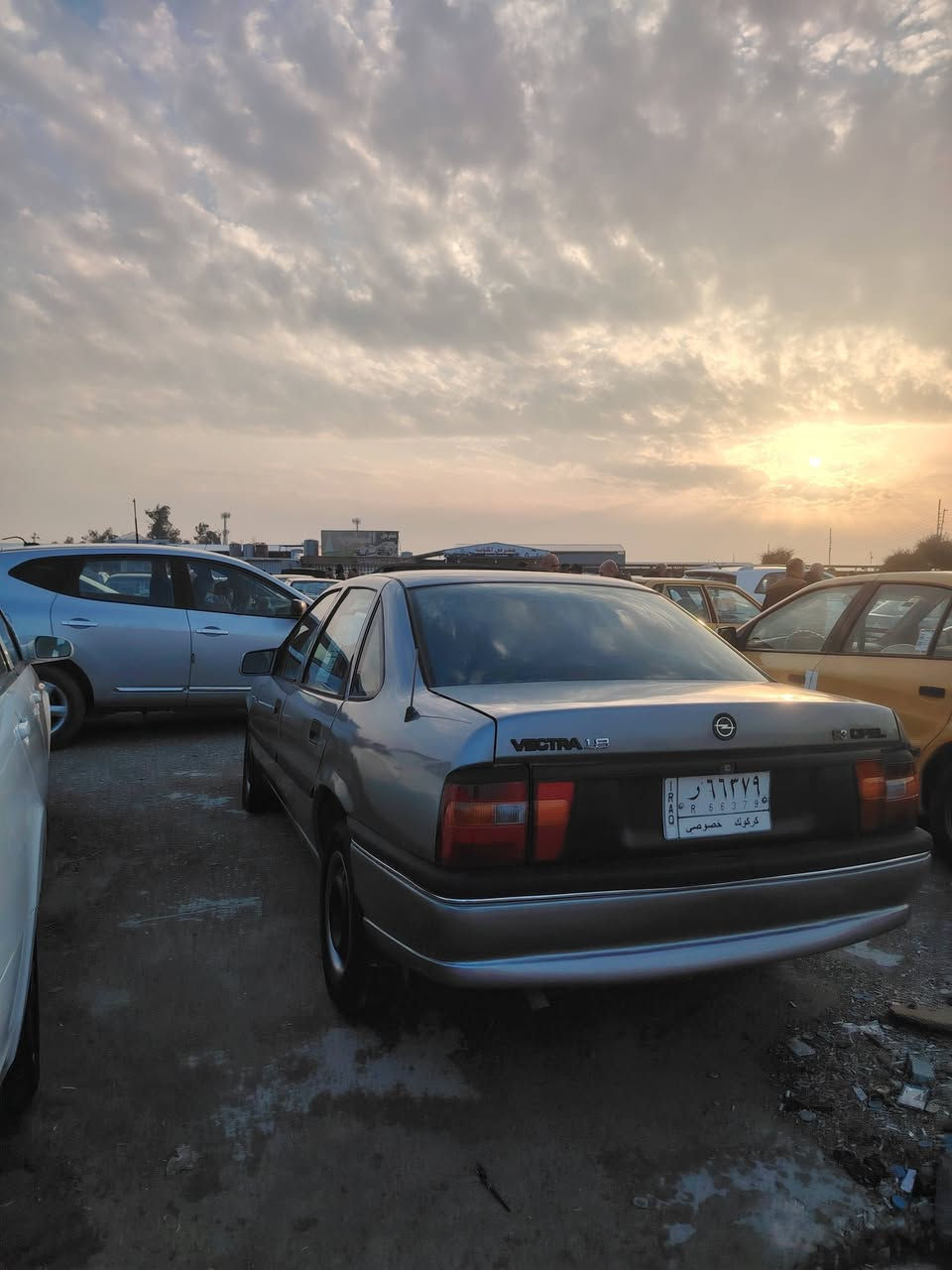 اوبل فكتره موديل 1993
مشروع وطني دفتر بنزين بي
محرك كير بل شرط
سقف سلايت قفل مركزي باور
سعرها 47 سياره بدون مصرف
مكان كركوك ***********
