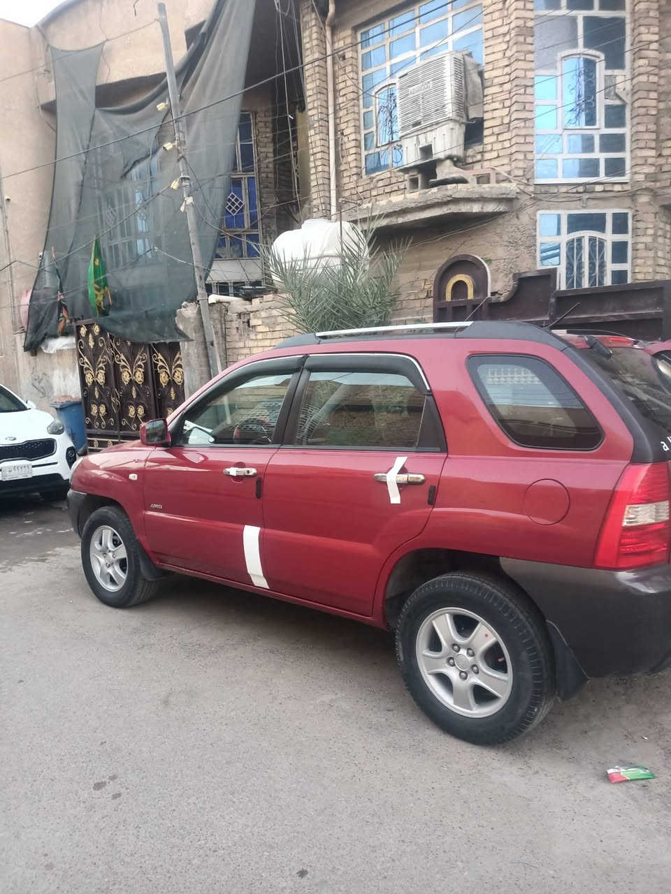 سلام عليكم سبورتج كير عادي 2006خليجي مكفوله 
محرك 200  جراد البنيد الصندوك.    تخم تاير  شاشه   تبريد ريمون.   كشنات. تتفه.   السعر. 88 وبيه مجال حك الجيه ***********
