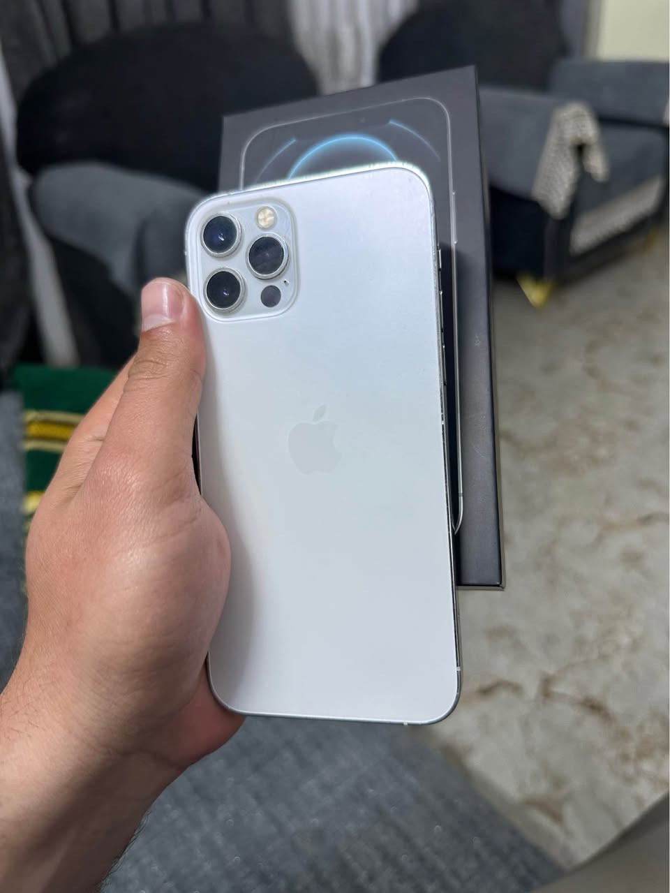 ايفون ١٢ برو فقط (بروو) ذاكرة ٢٥٦ كرتونة موجودة وماخذة جديد شرق اوسط ماستر وصل موجود كرتونة موجودة فقط سماعه اتصال وكفت بطارية ٧٤ بغداد حي جهاد رايدة ب ٣٩٠ وبي مجال واتساب*********** بغداد, العراق
