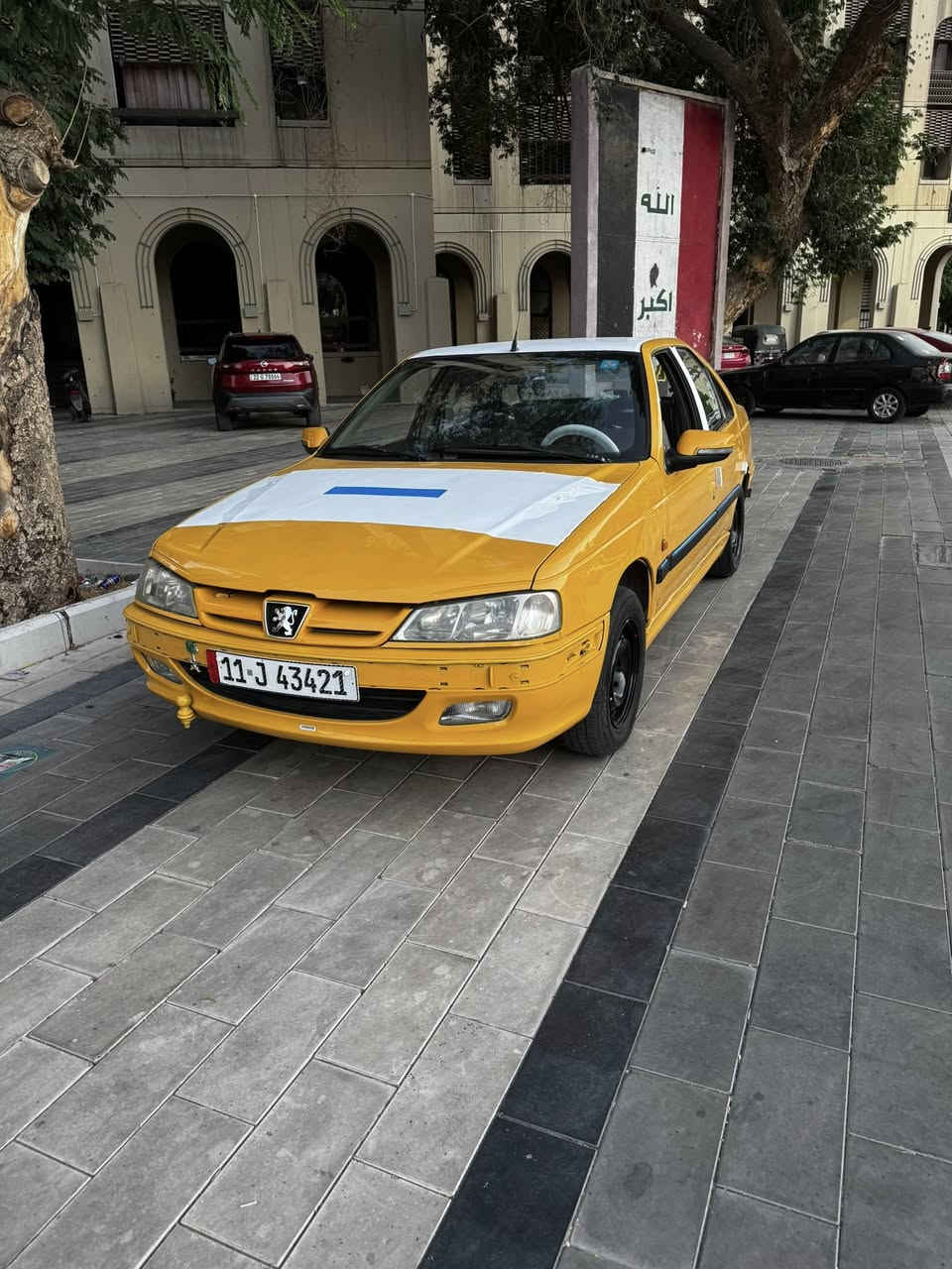 سلام عليكم بيجو بارص موديل 2015  مكينه كير حداديه خير من الله سياره جديده  رقم بغداد الماني     كهرابايات كله شغاله خير من الله تخم تاير جديد مدوشمه نحله.  السعر 50. بيه مجال  لطيبين بلعافيه عل ياخذه  مكان السياره بغداد شارع حيفا .***********
