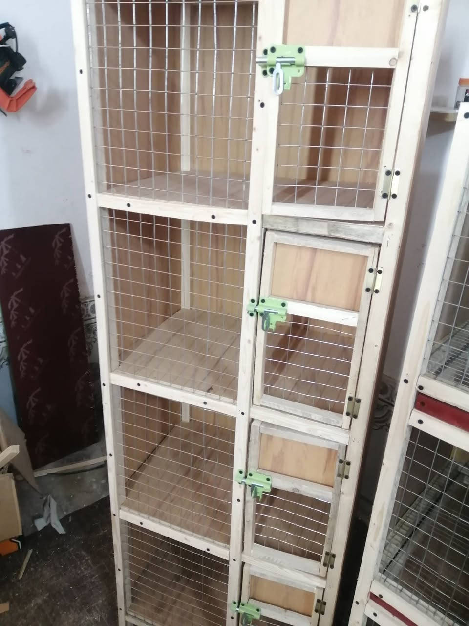 للبيع اقفاص وخانات جمله مفرد في الكوفه حي ميسان نشتغل حسب الرغبه شغل درجه اولى توصيل فقط النجف والكوفه للاستفسار الاتصال على *********** تصميم حسب الرغبه اي شي يعجبك بأسعار مناسبة جداً
