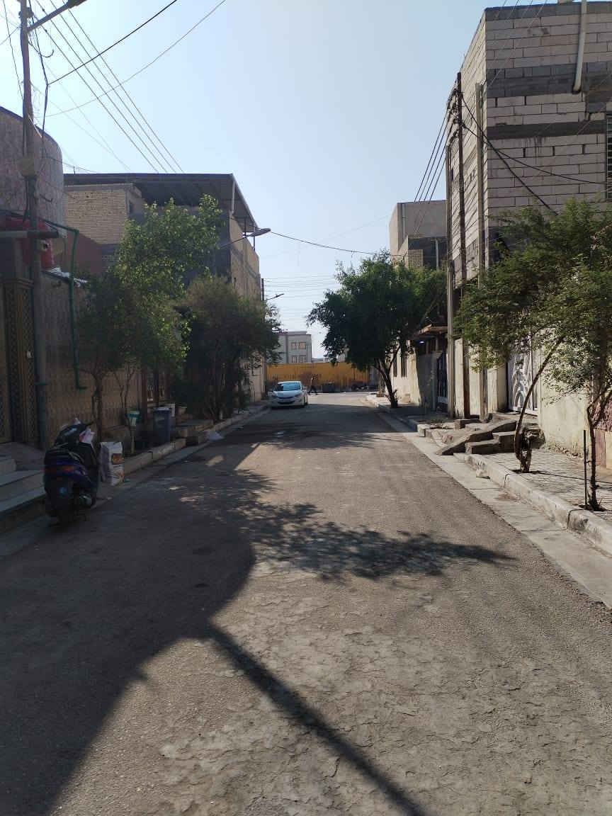 السلام عليكم
بيت للبيع طابو صرف في دور نواب الضباط مقابل المستشفى العسكري 
يحتوي البيت على طابقين 
الطابق الارضي غرفتين وصاله واستقبال ومطبخ كبير حار وبارد مع مجموعه صحيات  متكامله 
______
الطابق الثاني يحتوي على ثلاثه غرف وصاله كبيره مع درج خارجي وداخلي ومجموعه صحيات متكامله علما انه مساحة البيت 200 متر  
للاتصال رقم الهاتف 
*********** ابو عبدالله
