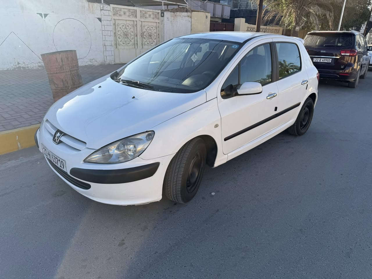 السلام عليكم
للبيع فقط بيجو 307 موديل 2005 
رقم دولي تحويل مباشر 
گير مكينه تبريد تدفئة بشرط 
تبريد انجماد  
صدر وتخم تاير قبل شهر شديته 
الداخل نظيف جداً 
وبالنسبة للگشر بي قطع صبغ ابيع حزام
 والشواصي كفالة  
السيارة بدون جطلات او ملعوب بكهربائياتها 
مكان السيارة تكريت السعر 48 وبيها مجال قليل 

***********
