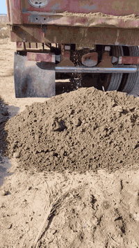 السلام عليكم كادر حيدر العجيلي  لدفن قطع الاراضي الزراعية والبتلوات  ' رمل شط لعمل الحدائق و عمل المشاريع مثل مد الخطوط الكهرباء و مد البواري الماء و يوجد لدينا تراب لعمل السطوح  ولفرشي
الاتصال  على الرقم التالي  ***********
