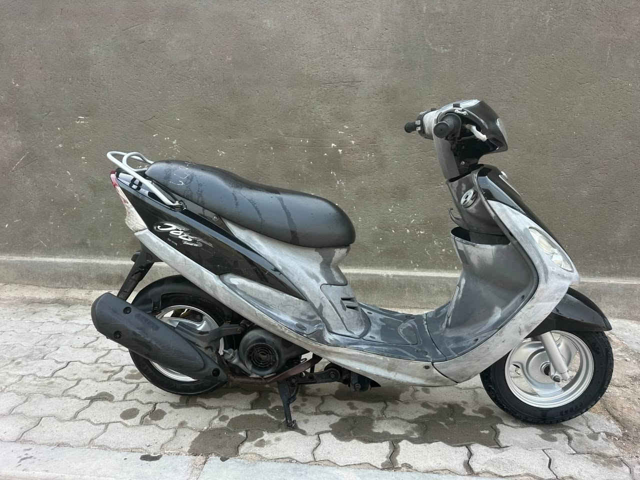 سلام عليكم
(دراجة ماكس منغولي ) 📍(2008)📍

الدراجة تخم تاير جديد 

كفالة الدراجة من الزلغ 

مكينة واكسن ختم واحد وي الكفرات شرط 

المكينة ما مفتوح بيه برغي شرط 

السعر على هذا الرقم ( ***********)
