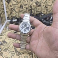 ساعة يد • للبيع