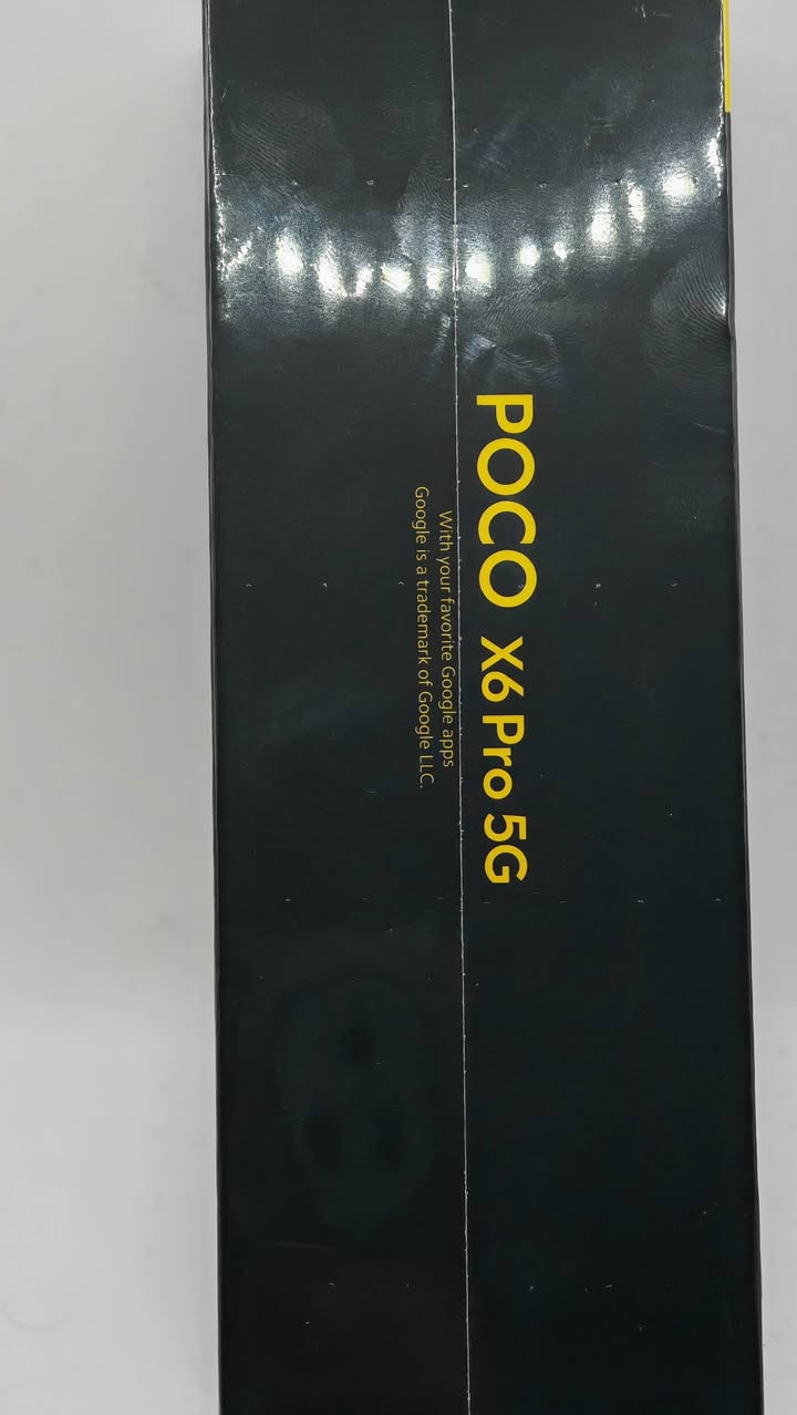 ​[إعلان بيع موبايل POCO X6 Pro 5G - النسخة الكاملة]
العنوان: وحش الألعاب وصل.. POCO X6 Pro (12GB/512GB) جديد جديد بالسليفان (زيرو)! 🚀🎮
​إذا كنت تدور على جهاز يجمع بين الأداء الخرافي، الذاكرة العملاقة، والسعر المنافس، فهذا الجهاز هو خيارك الأخير. موبايل POCO X6 Pro نسخة الـ 12GB RAM و 512GB ROM، الجهاز "جديد زيرو" بعده داخل السلفان (تغليف المصنع الأصلي) ولم يُفتح أبداً.
​المواصفات التقنية (جبارة بكل معنى الكلمة):
المعالج (قلب الجهاز): يأتي بمعالج MediaTek Dimensity 8300-Ultra، وهو معالج فائق الأداء يقدم سرعة جبارة في الألعاب والتطبيقات الثقيلة، وينافس أقوى أجهزة الفئة العليا.
​الذاكرة والتخزين: نسخة الـ 12GB من الرام لسرعة فائقة في التنقل، مع ذاكرة تخزين عملاقة 512GB تكفي لكل ملفاتك وألعابك بدون تفكير.
​الأداء والألعاب: الجهاز "ملك الألعاب" بلا منازع؛ يشغّل ببجي، كول أوف ديوتي، وأحدث الألعاب على أعلى إعدادات جرافيك وبسلاسة خرافية وبدون أي حرارة مزعجة.
​الذاكرة والتخزين: نسخة الـ 12GB من الرام (لسرعة فائقة في التنقل بين التطبيقات) مع ذاكرة تخزين ضخمة 512GB (تخزن كل صورك، فيديوهاتك، وألعابك الثقيلة بدون ما تشيل هم المساحة).
​الأداء والألعاب: الجهاز يعتبر "ملك الألعاب" في فئته، بفضل معالجه المتطور، يشغّل أقوى الألعاب (ببجي، كول أوف ديوتي، وغيرها) على أعلى إعدادات جرافيك بدون أي "تلكؤ" أو حرارة مزعجة.
​الشاشة: شاشة بمواصفات سينمائية توفر ألواناً واضحة ودقة عالية، مثالية للألعاب ومشاهدة المحتوى بدقة مذهلة.
​البطارية والشحن: بطارية تدوم معك طوال اليوم مع دعم شحن سريع جداً يرجعك للعب بأسرع وقت.
​الشبكات: يدعم تقنية الجيل الخامس 5G لضمان أسرع اتصال بالإنترنت في ألعاب الأونلاين.
​ليش تشتري هذا الجهاز؟
​جديد زيرو: الجهاز داخل السلفان (تغليف الشركة)، يعني أنت أول شخص يفتحه.
​مواصفات الفئة العليا: نسخة الـ 512GB/12GB هي الأقوى، ومستحيل تواجه مشكلة بذاكرة الجهاز.
​أداء مقابل سعر: POCO X6 Pro معروف عالمياً بأنه الجهاز اللي يكسر أرقام الأداء القياسية مقارنة بسعره.
​السعر خاص يوحد توصيل لجميع المحافظات.


**إذا كنت صاحب هذا الإعلان وتريد حذفه لأي سبب، رجاءا أرسل رسالة إلى الدعم الفني**