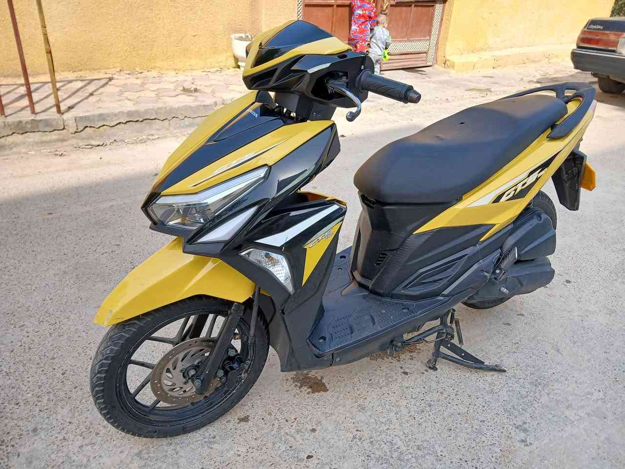 يا الله السلام عليكم للبيع دراجه جي تي اس  دراجه جديده وبلاديه كلهه عله وضع الشركة كهربائيات كلهه شغاله مكينه مكفوله تايرات جدد اوراق بيهه السعر 650 وبيهه مجال حك جيه مكاني بغداد الزعفرانيه رقمي *********** الشراي يتصل ويدلل
