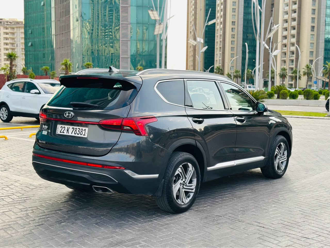 هوندا سنتافي 2022  💙
السياره بدون صبغ بدون تبديل قطع 
ايرباكات سليمه 100/100 

وارد امريكي 
مواصفات فول عدا بانوراما 
ماشيه 94  ميل
مكينه 2.5L
فور ويل
بصمه 
ابواب بصمه
تشغيل عن بعد 
بريك بصمه
ايشاره مري
رادار امامي و خلفي 
كشن كهرب
كشن تدفئة 
تبريد قطعتين 
حمالات سقف 
دوسات بلادي 
رقم الشاصي وصور الحدث موجوده مع الصور 
السعر 179 ورقه 
اربيل - معرض اربيل كارس 
☎️*********** أربيل, العراق
