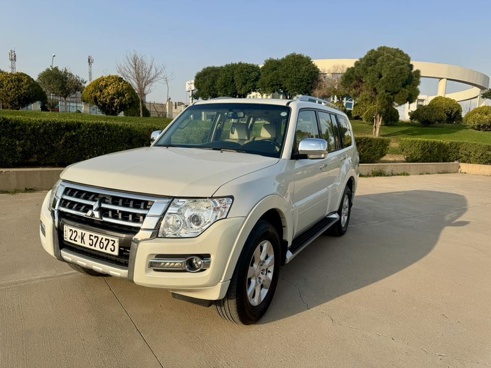 ميتسوبيشي باجيرو موديل ٢٠٢٠ سنوية بأسمي جديد رقم جديد محرك ٣٥٠٠ ماشي ٣١ الف كم نصف مواصفات محرك كير بشرط محرك مامفتوح سيارة مكفول بدون صبغ بدون تعديل بدون رصعة بدون حالوب بشرط سعر ١٩٠ ورقة و مجال مزيد من معلومات رقم موبايل// ***********
