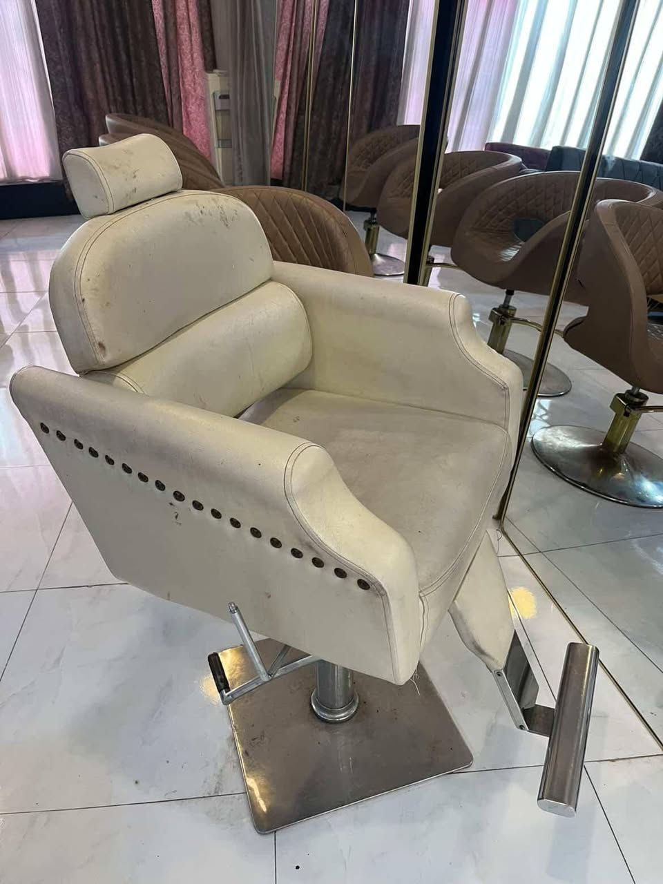 غراض صالون للبيع للإستفسار مكان كربلاء 
*********** وتساب
