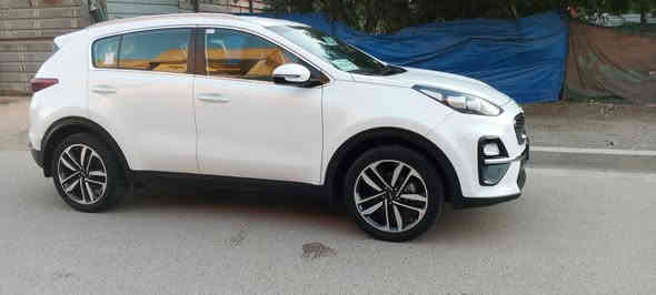 للبيع كيا سبورتج موديل 20 رقم بغداد جديد  الانكليزي وسنويه مجدد 2030 مواصفات محرك 2000 دوش كشنات جلد مطعم فول تحكمات شاشه اعطال حساسات خلفي وامامي وباقي المواصفات المعروفه سيارة جديدة لوك ومكفوله كفاله عامه من كلشي لا صبغ ولا بارد ماشيه 89 الف حقيقي العنوان بغداد والشراي يتصل ***********
