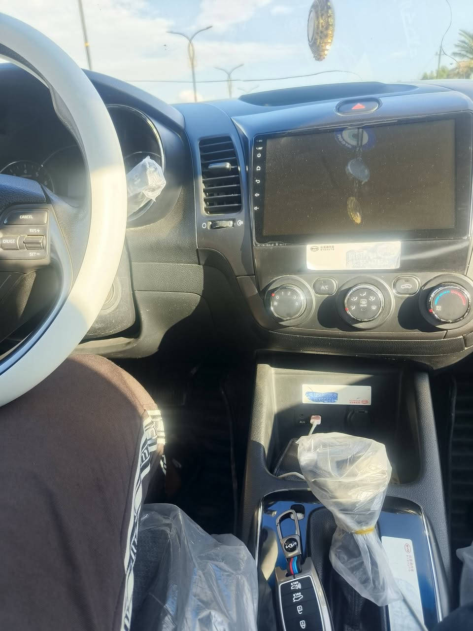 كيه فورتي 2018 محرك 2000  *********** المكان كماليه شارع المصرف سعرها السياره دفتر وخمسه سياره خير من الله تبريد ثلاجه
