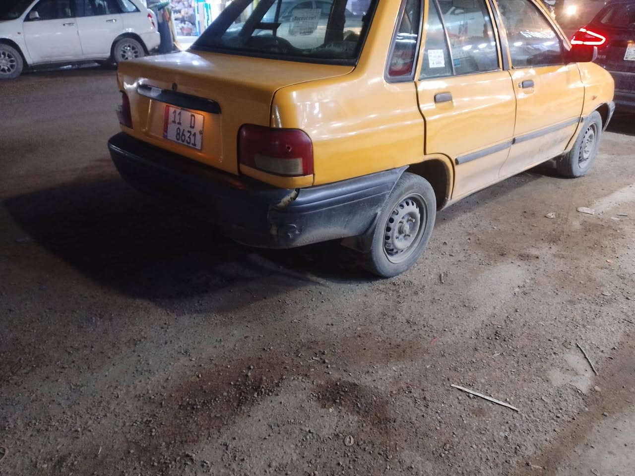 سلام عليكم شباب سايبة مديل 2010 رقم انكليزي تحويل مباشر سيارة شوفت عينك تجي تكلب وتقتنع واني بخدمتك مكان السيارة بغداد الغزالية سعر السيارة 24 وبيهة مجال حك الجية فقط والشراي هذا رقمي  ***********
