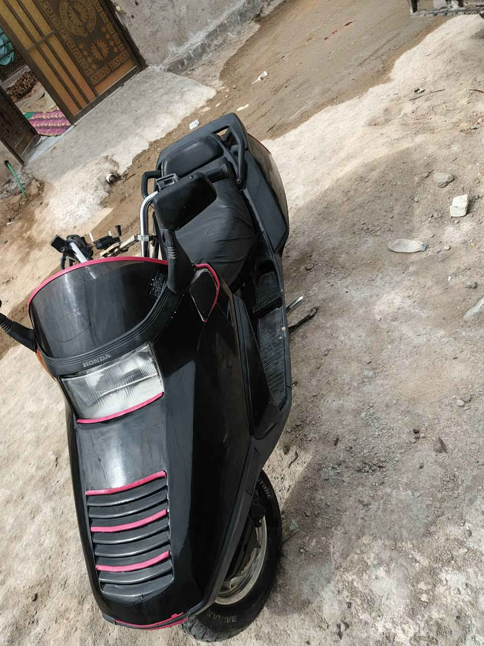 من رخصة مدير الكروب
فيوجن للبيع موديل 2006
مكينه مفتوحه مجفته
مكفولة لا تنقيص ولا تبخير 
كفرات كامله ما ناقصها شي 
شلعه معدل فول كهربائيات كامله 
سيستم سماعات 
سعر 600 وفيها مجال
مكان نجف رقم هاتف
***********
