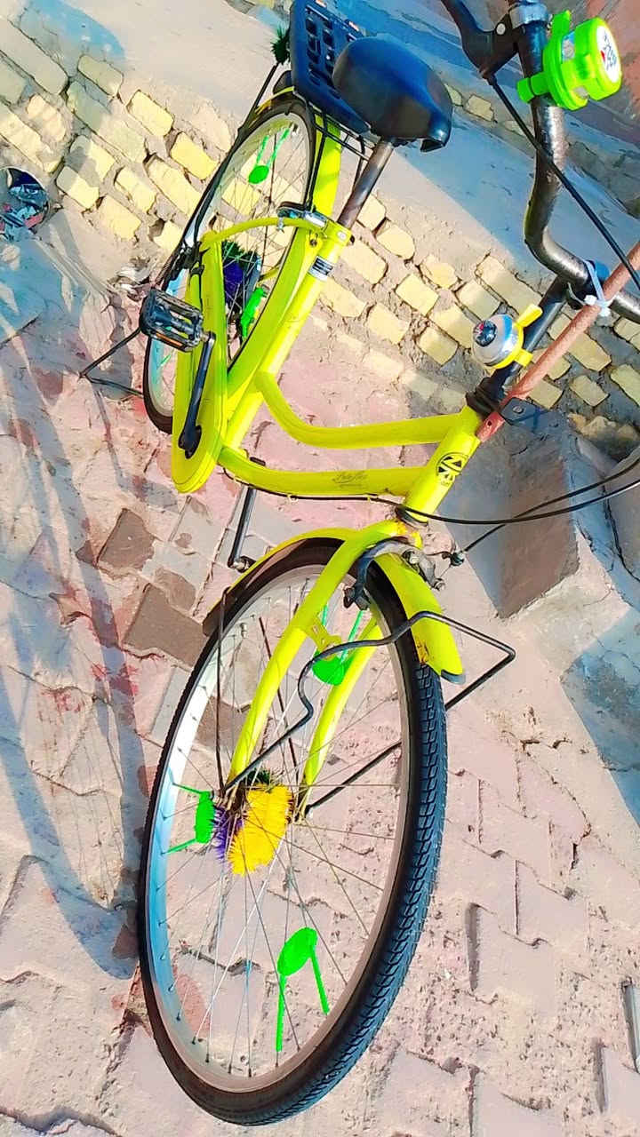 سلام عليكم بيسكل لون تفاحي للبيع شركت بيدي بيسكل 
نضيف موديل، 2017 تجي شوفة يالة تاخذة شراي يخابرني او يراسلني واتساب/***********/ مكاني العماره ابو رمانة
