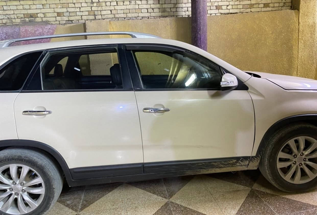 السلام عليكم
سورنتو 2011 وارد امريكي
مكينة 6 
7 راكب 
رقم بغداد 
لون اصفر بيجي
المكان بغداد/ النهروان
السعر 150$ 
***********
