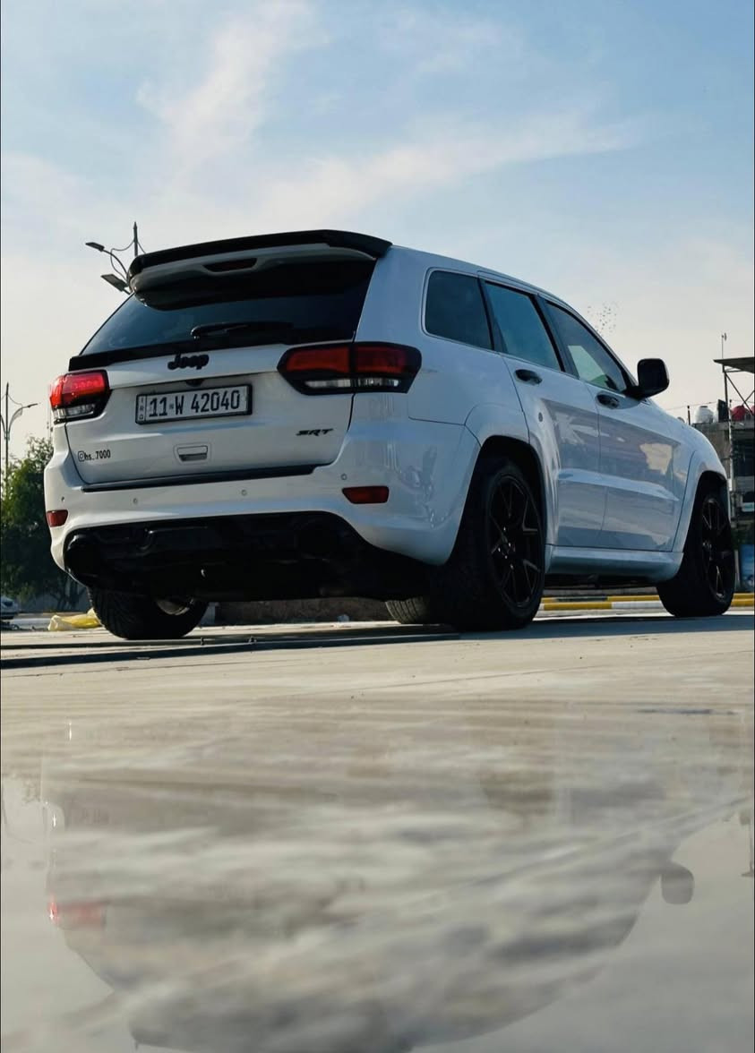 سلام عليكم للبيع او مراوس
 
موديل 13 JEEP SRT8 خليجي 

رقم بغداد الجديد تحويل ثاني يوم

جاهزه بدون نقص 

فول مواصفات 

كشنات حضن جلد وكنتارا 
 بنوراما

فجوج برمبو 6 بستم امامي 4 بستم خلفي

تخم ويل srt وتاير جديد

دواخل تغطيس كاربون فايبر

كزوز موبار  واكس بايب وسلبات

شاشة اندرويد اخر اصدار

*ملاحظة ( بيها شبر صبغ فقط بالجاملغ الخلفي وخشم الجاملغ الامامي )
السعر 200 
***********
