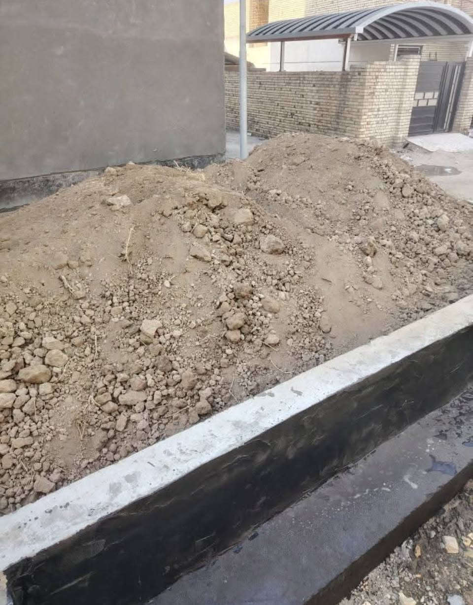 سلام عليكم تراب صطح دفن البتلو تراب معه تنضيف بيوت وقلع التراب وفرش سبيس وقلع القطع الارضيه تصعيد ونجي بسعر مناسب جداً الاستفسار والاتصال عله هاذا الرقم *********** (بنسب الاسعار)
