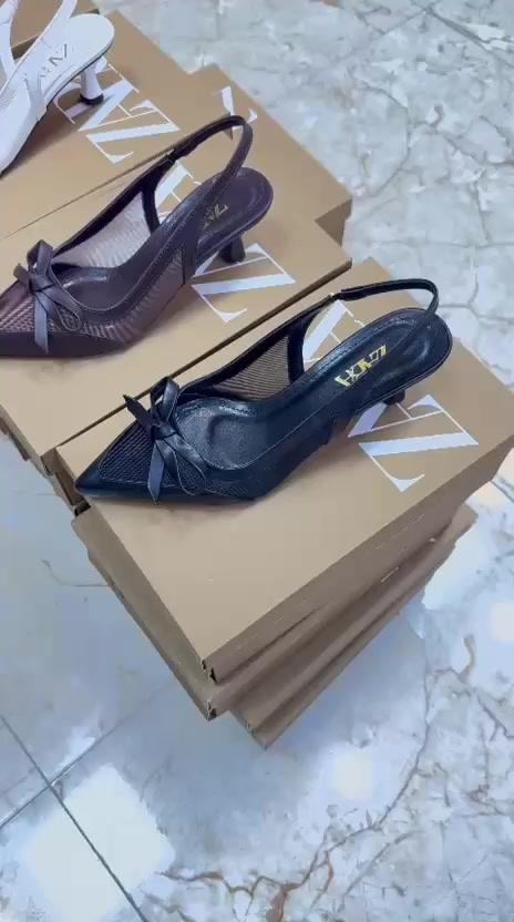تالين تالين 😍

بضاعه جديده من زارا 🤩💖

قياسات /37-38-39-40

متوفر خدمة توصيل


**إذا كنت صاحب هذا الإعلان وتريد حذفه لأي سبب، رجاءا أرسل رسالة إلى الدعم الفني**