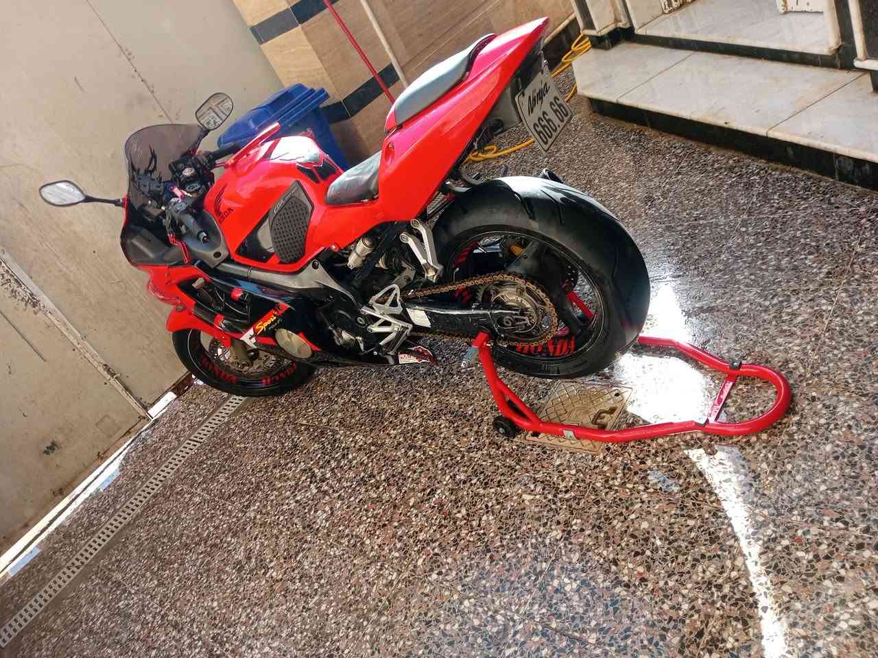 سلام عليكم حبايبي هوندا افوراي دراجه جديده حيل كفاله عامه  شراي يتصل***********
