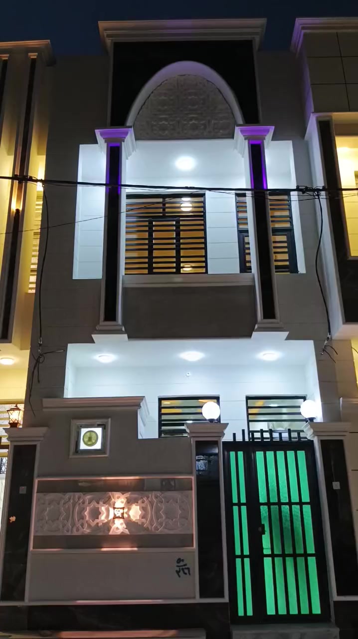 دار للبيع حي الزيتون خلف مستشفى المهندس 50 متر طابقين بناء طابوك جمهوري الطابق الاول صاله ستقبال مطبخ حمام داخلي و خارج الطابق الثاني غرفتين نوم   البيت مغربي السعر 110 وبي مجال الاستفسار ***********
