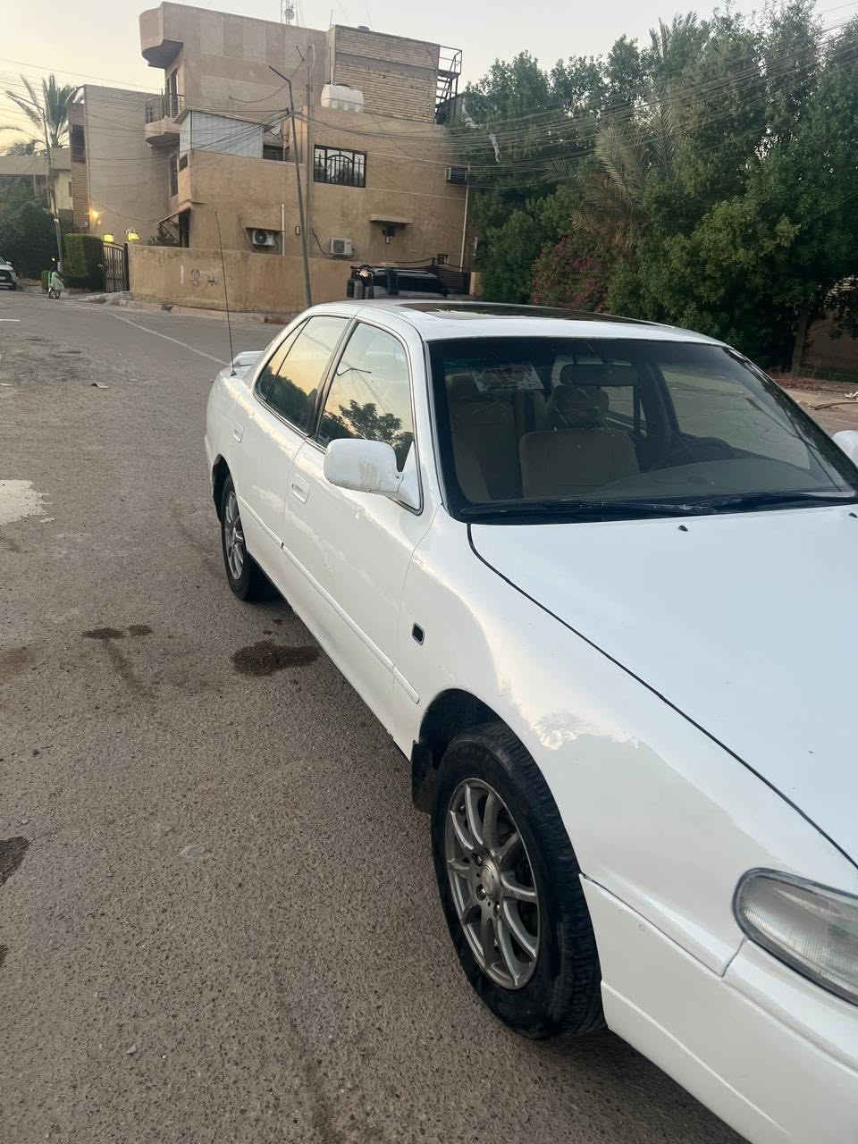السلام عليكم سيارة كامري للبيع موديل 96 يسره بلاد مامحوره مكينه گير تبريد صدر كهربائيات كله جاهزه رقم بغداد شبه مميز شرط التحويل السعر 50$ وبيها مجال بسيط 
مكاني بغداد المنصور ساحة اللقاء 
التواصل على الرقم ***********
