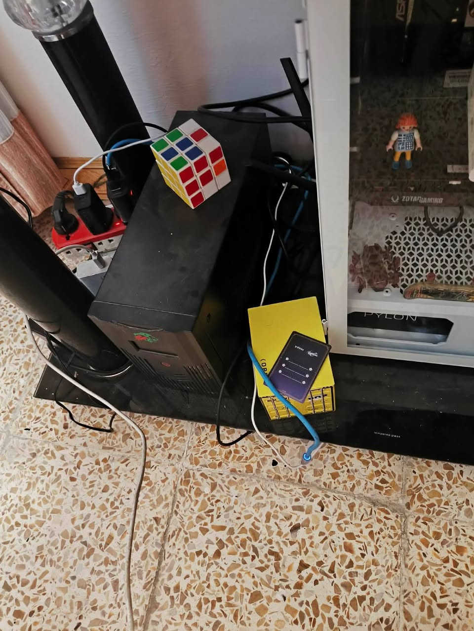 السلام عليكم ❤️
كيس وشاشة وملحقات للبيع المواصفات :

CPU : I7 9700F 4.7GHZ

Cooler Deepcool 120ML A-RGB

M.B : Z390 Asrock Extream 4

RAM 16GB DDR4 (8×2) 3200MHZ Ballistix

GPU : RTX 3060 12GB Zotac ⭐️♥️💯
الوحش غني عن التعريف 
Storage : M.2 NVME 256GB
+HDD 3TB

PSU 750W XPG Pylon 85% Plus Bronze 
بور ممتاز ماركة قوية
CASE White Mass Mesh + 6Fans RGB

كيس ما شاء الله حجمه فوول تاور وتبريده ممتاز
تجميعة نظافتها كلش نظيفة 99% 🤍👾💯
الملاحظات : بيها WIFI داخلي أصلي وبلوتوث يستعمل للبثوث وسحب النت بأداء ممتاز

سعر الكيس 965 ألف 💎

وشاشة أخت الجديدة شهر من ماخذها موديلها :
MFG24F4M Like New
Monitor 1080P - 24INCH
160HZ - IPS - 1MS
HDR - Flat
السعر 150 ألف 💐

وكيبورد ميكانيكي ب30 ألف ريد سويج 👍
UPS 1500VA 
ب40 ألف 🌷

وأكو اضائة تفاعلية للي يريد هم متوفرة LED 

مكاني موصل متوفر توصيل لجميع المحافظات ❤️

للتواصل : ***********
