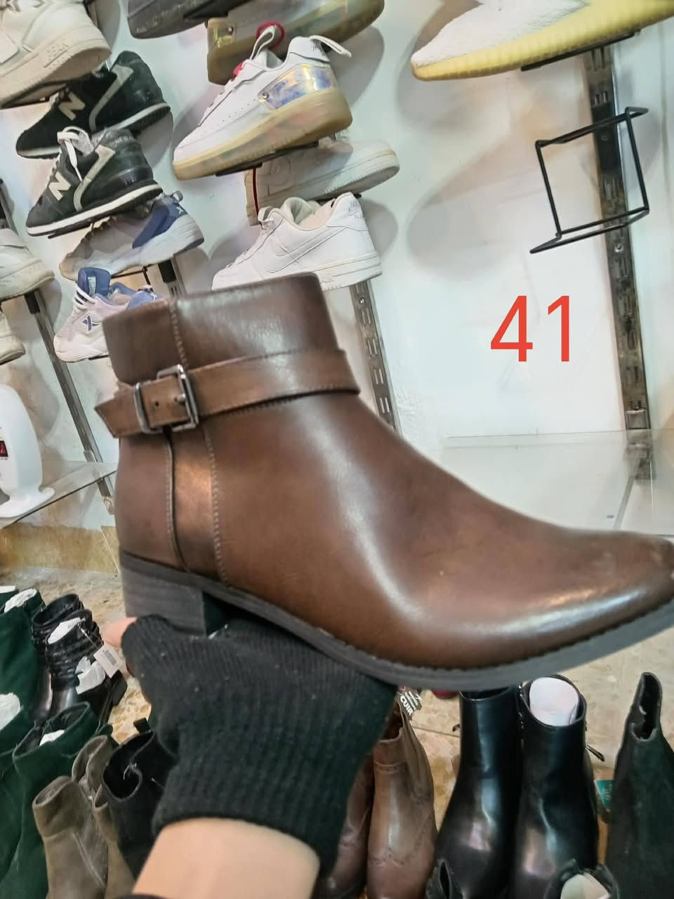 باله أوربي ماملبوس نسائي
العنوان حي صدام خلف جامع الزهراء عماره الخياطين
للاحجز زال استفسار مراسله وتساب ***********
