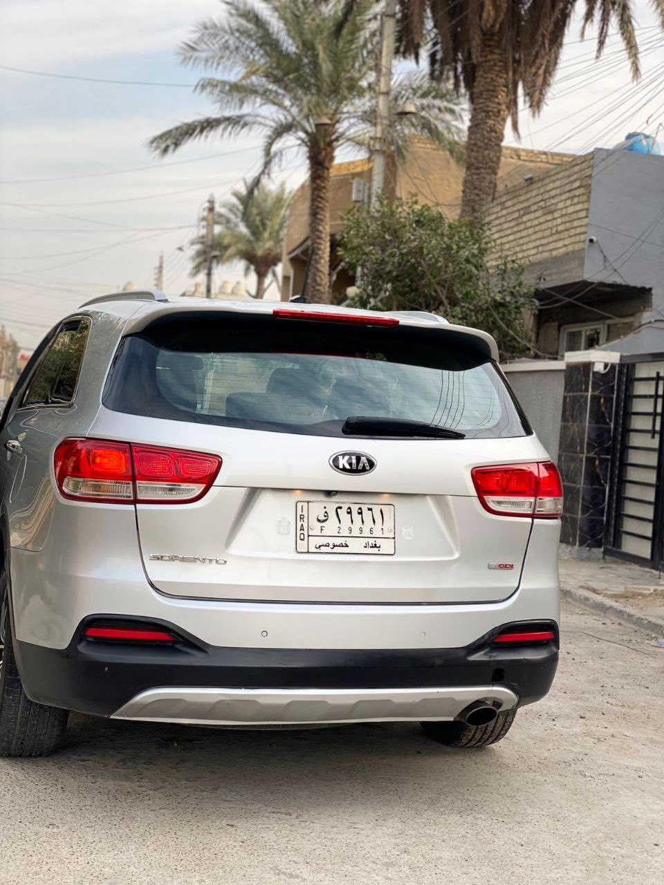 السلام عليكم 
 كيا سورنتو  2016 EX
محرك 4 سلندر تيربو  بدون محسن
من امريكا كلين تايتل
ب عراق صار كم قطعه بيه (بدون دواخل) بيها سونار 
دفع رباعيAWD 
3 أنظمة قيادة
بصمة
كرسي كهرباء للسائق 
كراسي نظام تدفئة 
مرآه تعتيم ذاتي ECM

شاشة تدعم Apple CarPlay + Android Auto
نظام ترحيب 
تحكم ستيرن
تبريد قطعتين
يدات نيكل مع قفل مركزي( رقم بغداد بأسمي)
مكاني بغداد الكرخ السعر 139 وبيها شي بسيط 
للتواصل *********** واتساب
