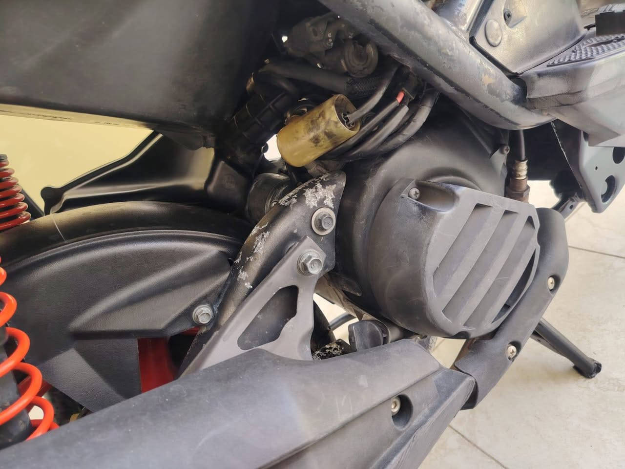 : السلام عليكم
سكنز جبلي 2013
دراجة مال رنبة بيها
فلنجة ويدات وتعلاكة رياضي
مكفولة محرك وكشر
شراي يتصل مكاني بغداد.
جسر. ديالئ.سعر: ١٣٥٠
***********
