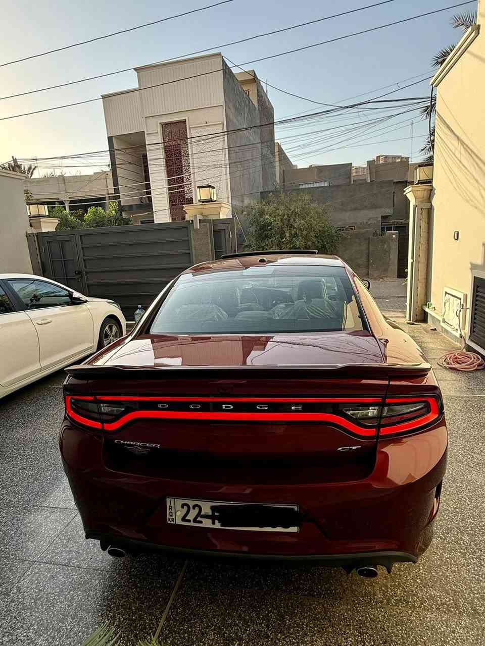 جارجر GT PLUS . وكالة هارلم
الموديل :2022  . (خليجي) . 
العداد : 10 الاف كيلو متر  
المحرك : V6.  3.6L .

المواصفات :
* نسخة  GT PLUS - SUPER TRACK PAK.
* نقطة عمياء . 
* مصابيح أمامية زنون . 
* كشافات الضباب زنون . 
* المصابيح الأمامية مع LED . 
* حساسات . 
* شاشه كبيرة مع نظام ملاحة نفكيشن GPS .
* الشاشة مع اوپشنات SRT . 
* سستم صوت الپاين .
* ويل قياس 20 انج . 
* فتحت سقف (سلايد) . 
* مقاعد جلد رياضية . 
* مقاعد أمامية كهربائية عدد 2 . 
* ذاكرة لحفظ وضعيات الجلوس (ميموري) . 
* مقاعد أمامية تبريد وتدفئة . 
* مقاعد خلفية تدفئة . 
* تشغيل عن بعد . 
* ستيرن كهربائي . 
* تدفئة ستيرن . 
* محدد سرعة . 
* تلفون بلوتوث . 
* كاميرا خلفية .
* مرايا متحسسة للاضاءة العالية .
* كير شفتر بالستيرن . 
* دخول ذكي (بصمة)
السيارة جديدة بمعنى الكلمة اخت الزيرو 

السعر 340 
للأستفسار : 
***********
