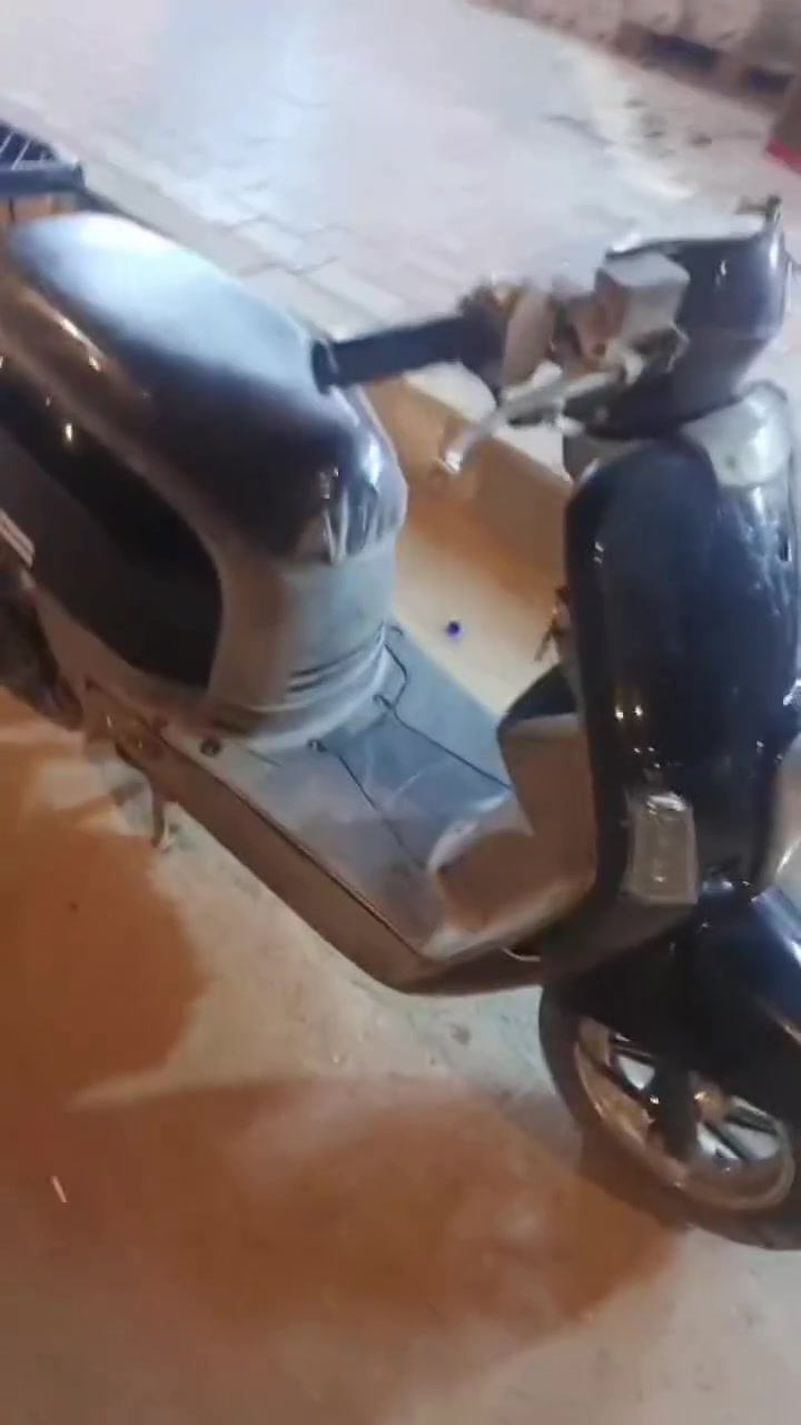 سلام عليكم دراجه ماكس بوليس كابريتر 
مكفولة مكينه ما مفتوحه دراجه سلف 
رايدها ٦٩٠ ألف 
***********

