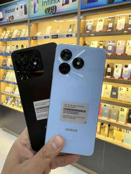 #مركزالباشا2للموبايل 📱
#متوفر 📣 في…….… #مركزالباشا2للموبايل💯  

الجديد والمختلف كلياً من #هونر #honorX5Cplus 
الكفاءة العالية والشكل والألوان الجذابة بسعر خيالي
HONOR X5C PLUS 
( 128 G - RAM 4+4 )
• شاشة أكبر مقاس 6.74 و تدعم 90 هيرتز
• المعالج الجديد الأسرع Mediatek Helio G81
• بطارية ضخمة بسعة 5260 تدعم الشحن السريع
• كاميرا 50 ميقابكسل
• نظام أندرويد 15 مع واجهة MagicOS 9
#السعـر 115 الف 🔥
#Honorx5c_plus

@📱📱📱📱🔥🔥🔥📱📱📱📱
#مركزالباشا2للموبايل
جميع الأجهزة ضمان 🛡 لمدة سنة كاملة من الوكالات الرسمية (هارد وير 🔧 - سوفت وير💻 )
نحن مسؤولون عن جميع الأجهزة مع جميع الوكالات خلال فترة الضمان                        
‏                              ‎للاستفسار اكثر
📄 نستلم طلباتكم من خلال 👇🏼
📬 ارسال رسالة على الماسنجر او
☎️ الاتصال على احد الارقام من الساعة 🕛 10:00
صباحاً  الى الساعة 🕘 12:00 مساءً . 
للطلب وللاستفسار 🤔 الاتصال على الارقام :
📱*********** - ***********📱
- العنوان 🔍 : بغداد - الكريعات - مقابل مطعم نسيم دجلة 
📍متوفر خدمة توصيل الى كافة انحاء العراق 🇮🇶
التقسيط  : يمكنك الآن شراء مختلف المنتجات بالتقسيط المريح ، لحاملي بطاقة ماستر كارد الرافدين. @الجميع اعلام منطقة الكريعات مركز الباشا2 للموبايل  HONOR Iraq
