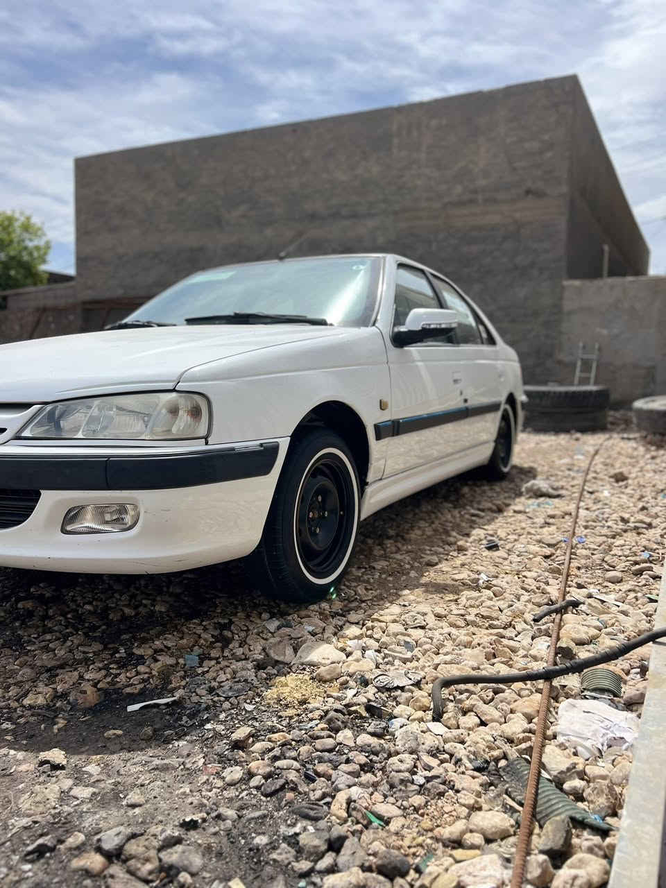 بيجو بارص لبيع موديل 2015 رقم بابل تحويل ثاني يوم سنويه 27 مكفوله من كلشي كير مكينه وحدايده جديده تبريد شغال بدوون اي نقص بيه بس دواير ثنين صبغ اثر خياس بدون حادث 
وبيه بارد شبر بالجاملغ الأمامي مكاني حله حي الجزائر السعر 55 وبيه مجال حك الجيه  
لاستفسار 
***********
