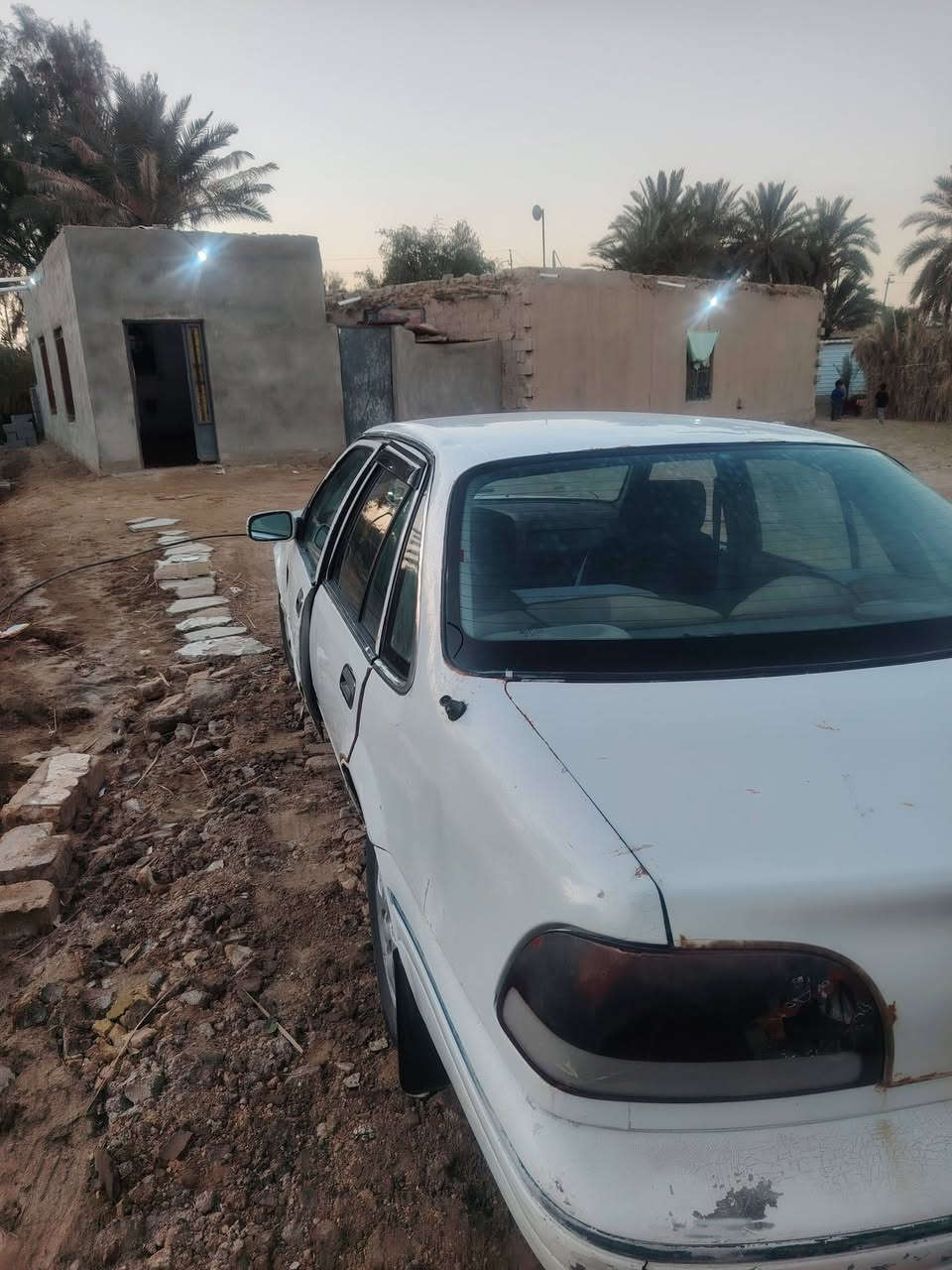 سلام عليكم سياره برنس فراشه رقم ديالى كرير اوت ماتيك مكينه حجم 20 شرط التحويل ووكله 
مكني ديونيه اتصل ***********
