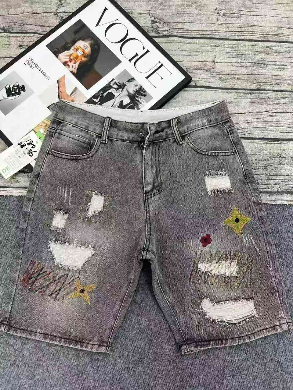 Summer Ripped Denim Shorts Men's Fashion Brand Loose Retro Ruffian Five-Point Pants 30000 pairs $2 a pair, size 28-36, Genuine Individual Packaging


**إذا كنت صاحب هذا الإعلان وتريد حذفه لأي سبب، رجاءا أرسل رسالة إلى الدعم الفني**