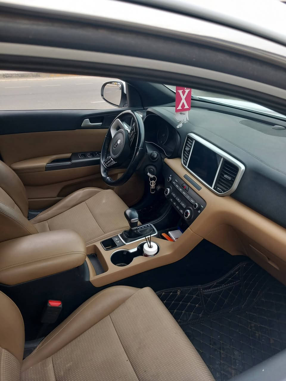 موديل 2021 رقم بغداد نكليزي سعر 205وبيه مجال مكان بغداد وتفصيل سونار موجو ***********1
