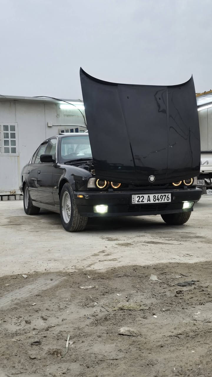 سلام عليكم BMW 525 وارد ياباني مسكر عدل. موديل 1992 كير ياباني مواصفات : فتحه شغاله جام 4 كهرباء ستيرن كهرباء:  منضومة زنون كامله + ضمان:  سياره عليها ادامه كامله داخله هزه جديد برغي مناقصها حداديه علي طول السياره تايرات جدد ضمان سنه كير مكينه شرط تبريد ثلج. السياره بأسمي ; تاريخ الهزه 2027: السنويه تنتهي تاريخ 2030 : السياره جاهزه على اخر حبايه مال جناي فقط السعر 70 وبيها مجال للشراي عنوان بغداد رقم اربيل:  رقم صاحب السيارة / ***********
