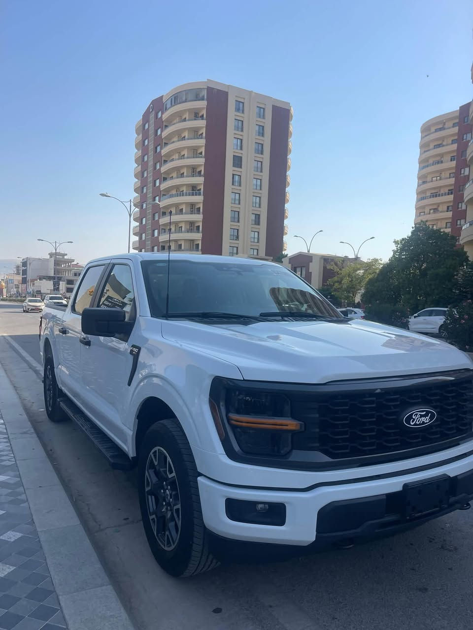 السلام عليكم
________فوردF_150 للبيع 2024 FORD F-150
  _ موديل 2024 
  _ مواصفات SXT
  _ ماشيه 5000 KM 
  _محرك 2.700 
  _ كير ستيرن 
  _تترقم شمالي فقط (سليمانيه -اربيل -دهوك)
  _ دفع رباعي 
  _ عداد الاكتروني 
  _ شاشه جبيره 
  _ صبغ فقط الدوسه +بجم كبس
  _ ربع جاملغ خلفي بارد 
  _ ارباك ستيرن +بارد سستم 
  _ بابين جهة السائق مبدل بلادي نفس الون 
  _ مكان السياره _____سليمانيه 
  _لمعرفة السعر اكتب رقم ___1___بتعليق 
  _ الاستفسار *********** واتساپ
