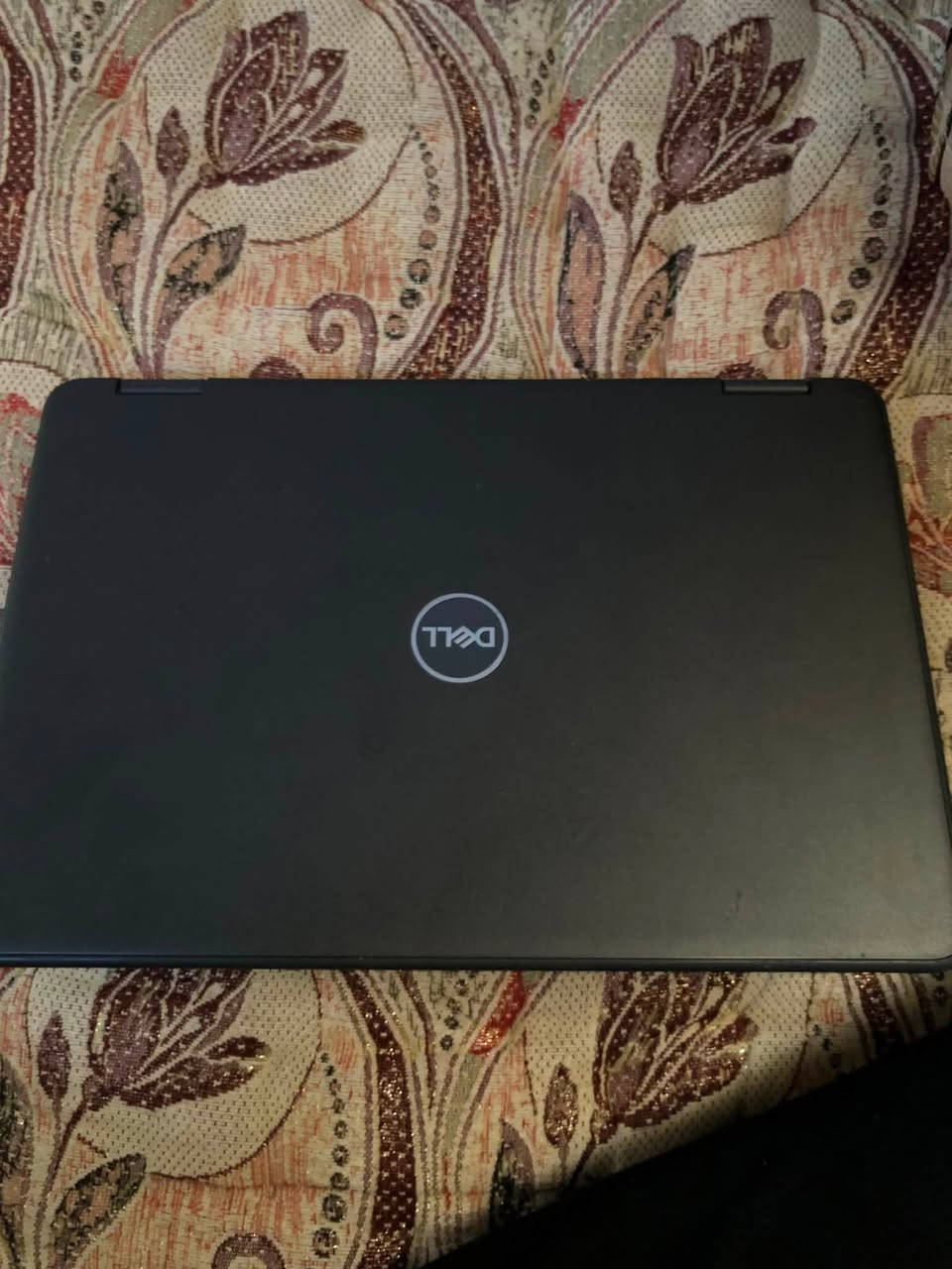 💻 لابتوب Dell Latitude 3190 (2-in-1) لمس وقابل للطي 360 درجة
لابتوب عملي جديد و نضيف مثالي للدراسه و التصفح و الأعمال المكتبية و الاطفال 

 الماركة : Dell Latitude 3190 2in-1

المعالج (CPU): Intel Pentium

الذاكرة العشوائية (RAM): 8GB

التخزين (Hard): 128GB SSD (سريع جداً في الفتح والتشغيل)

الشاشة: 11.6 إنش - لمس (Touchscreen) قابلة للطي 360 درجة (تحول إلى تابلت)

كرت الشاشة (GPU): مدمج (داخلي)

نظام التشغيل: Windows 11

شاشه لمس متجاوبة وخفيفة الوزن ومقامة للصدمات 
بطاريه ممتازه وحجم خفيف وسهل التنقل 
السعر165 وبي مجال 
مكاني كركوك 
واتساب : ***********
