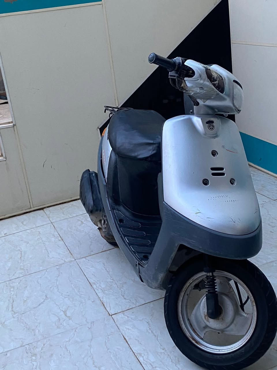 دراجه بطه كفرات نضيفه كلشي بيه شغال ماعده العداد ومابيه بريك امامي موديل 2003درجه صوت خفيف سلف وهندر السعر 100 للتواصل بس واتساب ***********

