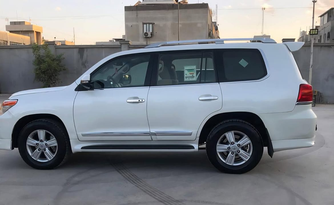 لاندكروز ساز ٢٠١٣ رقم اربيل الجديد هزة قبل شهر مكفولة من الصبغ بيهه بارد و رصعة ماشية ١١٦ الف مكان السيارة بغداد زيونة
السعر 340$ للأستفسار ***********
