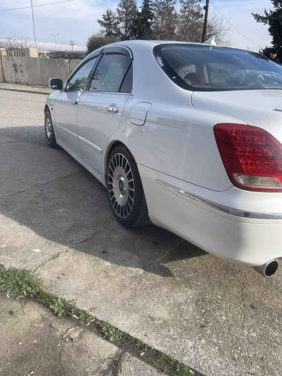 توێتا کراون ماجێستا  (٢٠٠٥) بڕاوە بۆ فرۆشتن
٤دوگمەی سڵایت
ئاوێنە شەفت
کوشن خەزن 
کوشن کارەبا
دەبڵەکانی حوڕ کراوە
کامل مەسرەف 
ناو ڕەشی ساج سوور
ساجەکانی شکاویان نیە
سعری ٤٧گەڵاو مەعمەلەیە برایانە
شوێن شارەزوور
ژم: ***********
***********
